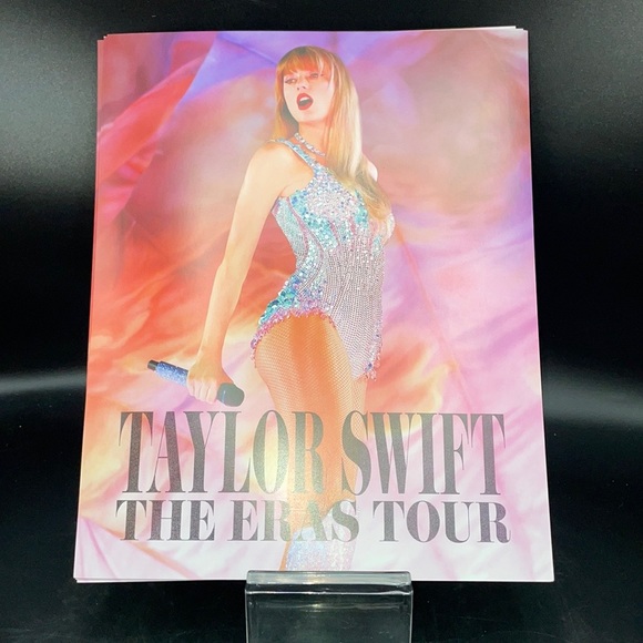 Taylor Swift Eras Tour 6 PC bundle popcorn bucket, cups, light, poster, bracelet - Picture 7 of 8